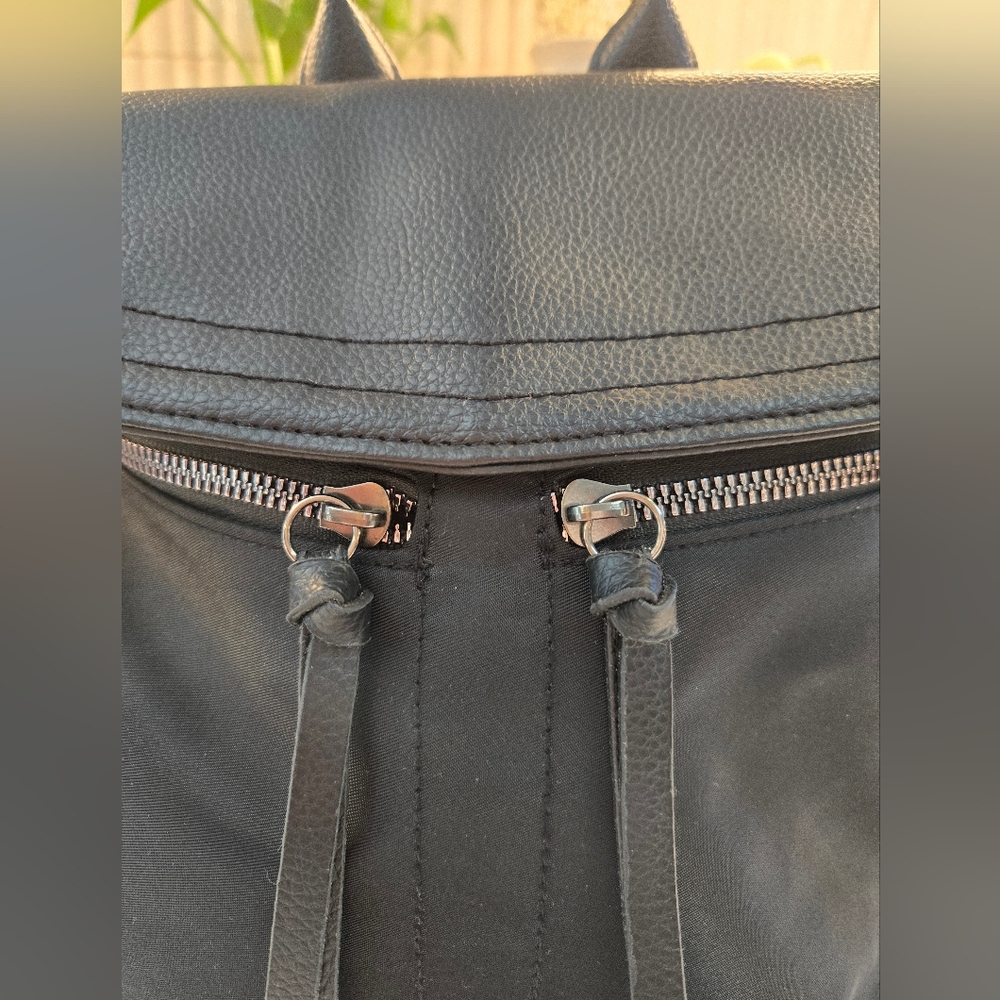 BOTKIER of NY Backpack - Picture 3 of 11